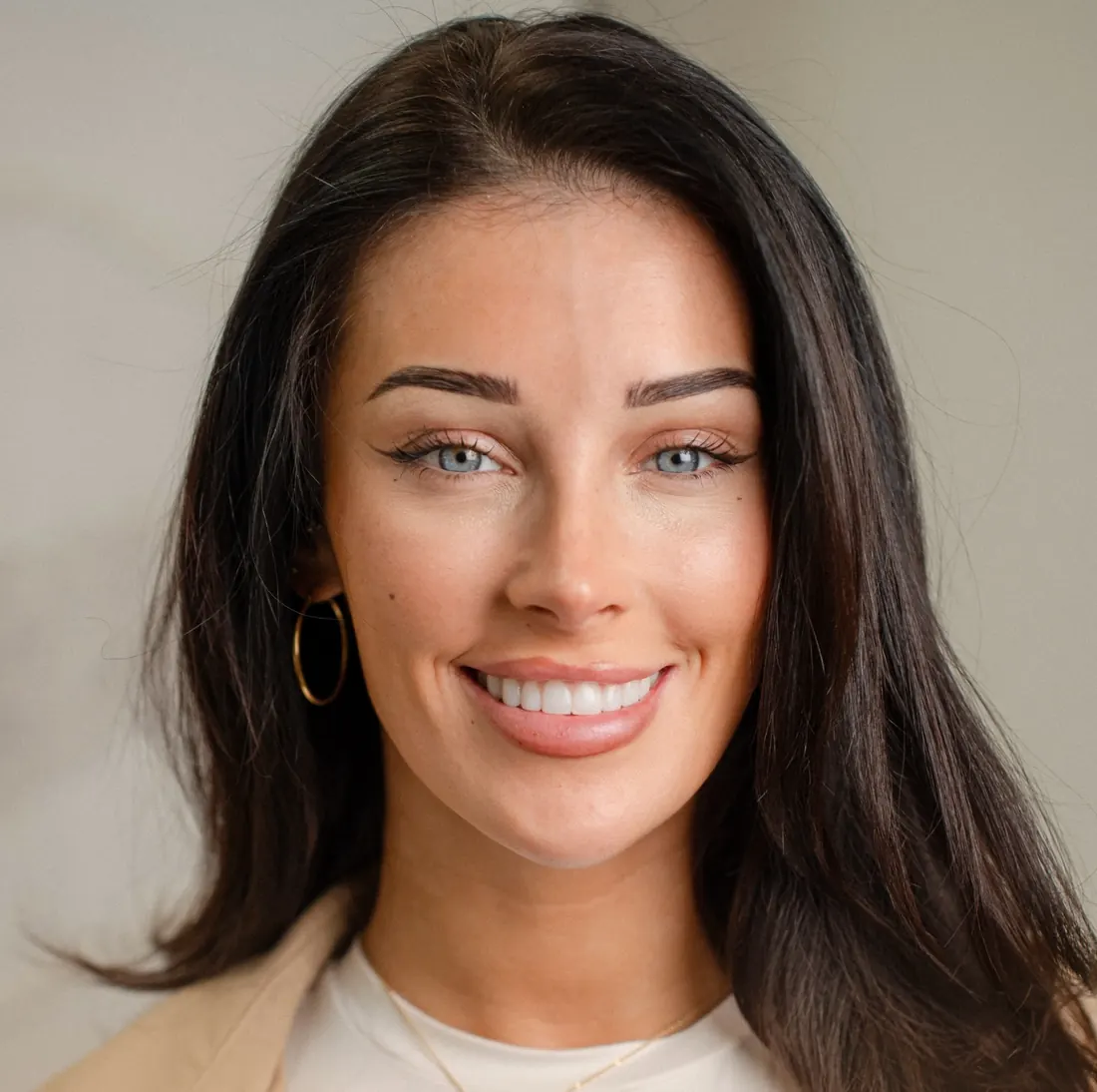 Smiling Aura patient